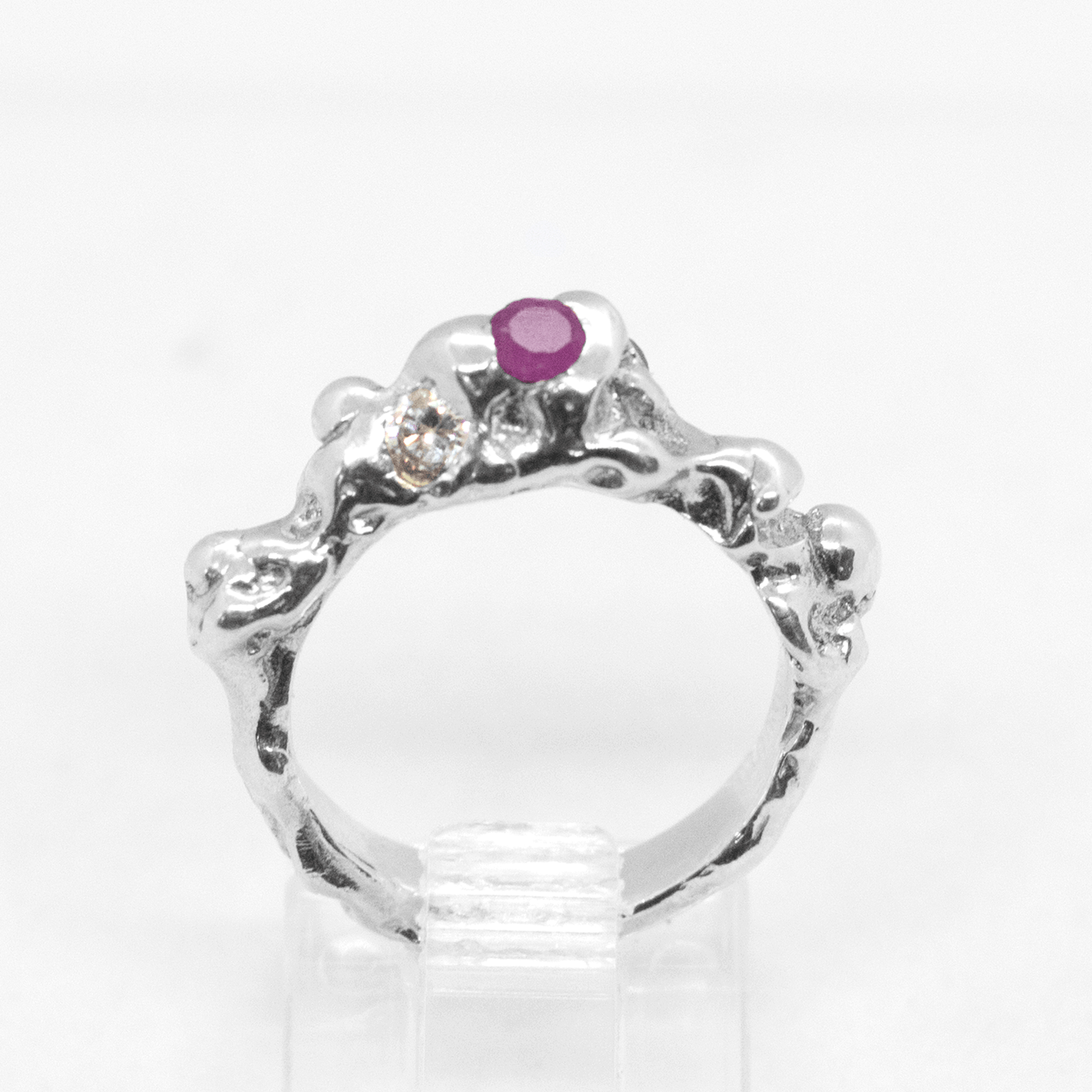 SALIVA Ring Ruby zircons
